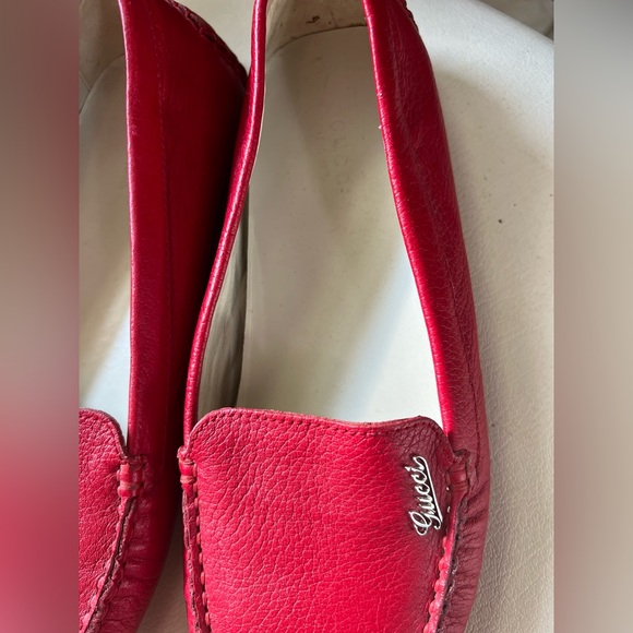 Gucci - Raspberry Pink Leather Loafers size 38 (US 8). - Picture 1 of 5